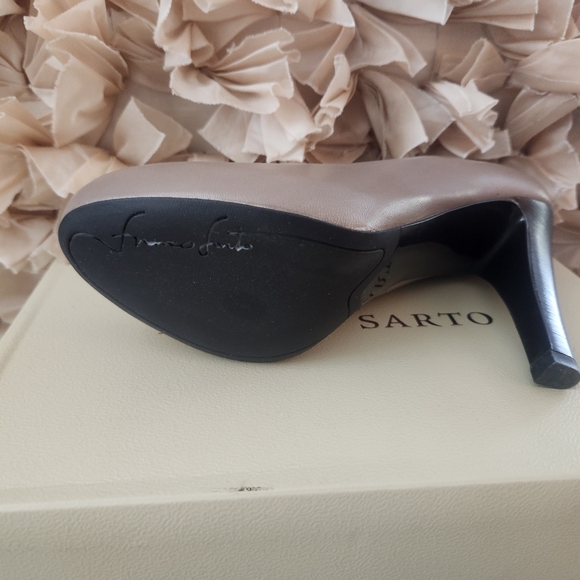 Heels 👠 😍 - Picture 3 of 8